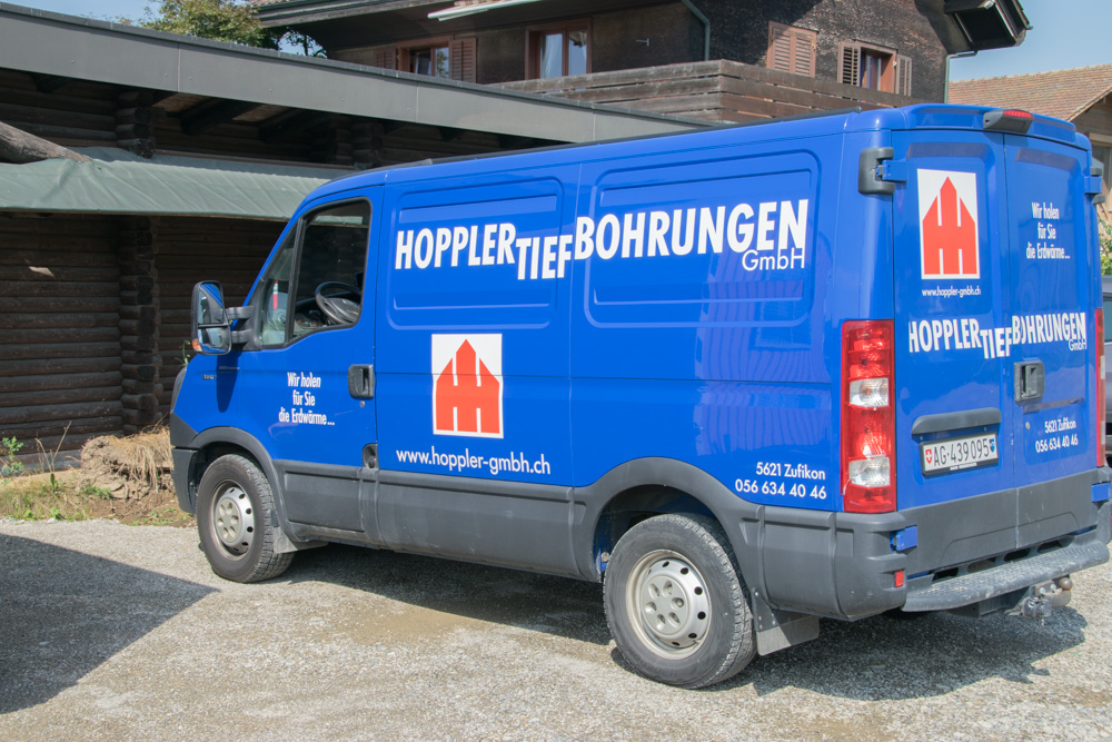 Lieferwagen Hoppler Tiefbohrungen